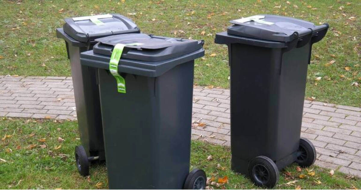 سطل زباله پلاستیکی یا فلزی