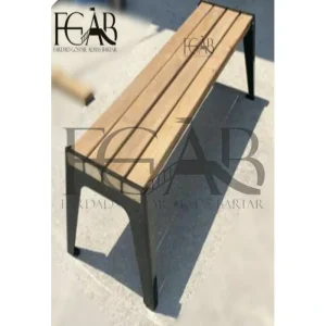 نیمکت چوبی بدون پشتی